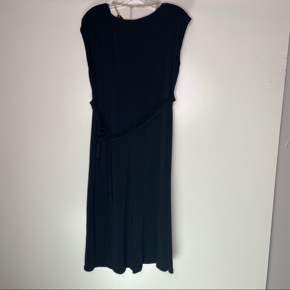 Cap Sleeve 🌻 Black Dress - Picture 5 of 5